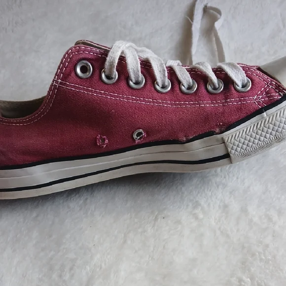 Converse Burgundy Low-Top Sneakers - Picture 4 of 9